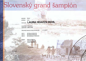 laura slovensky grand small1